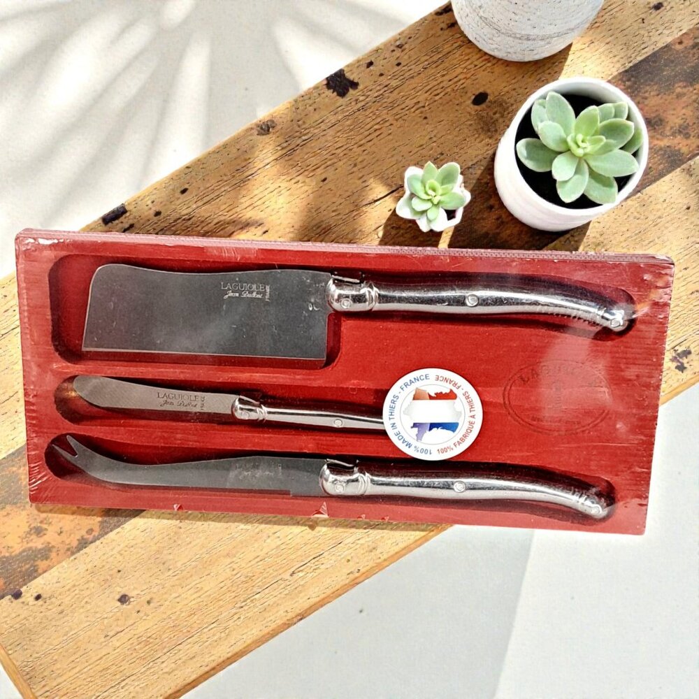 Laguiole Jean Dubost France 3-Piece Cheese Knife Set in Red Wood Tray Holder
